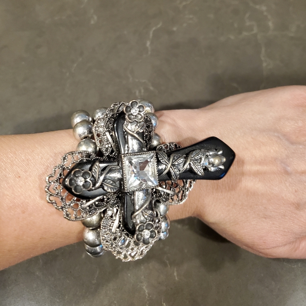 Cross stretch bracelet with rhinestones